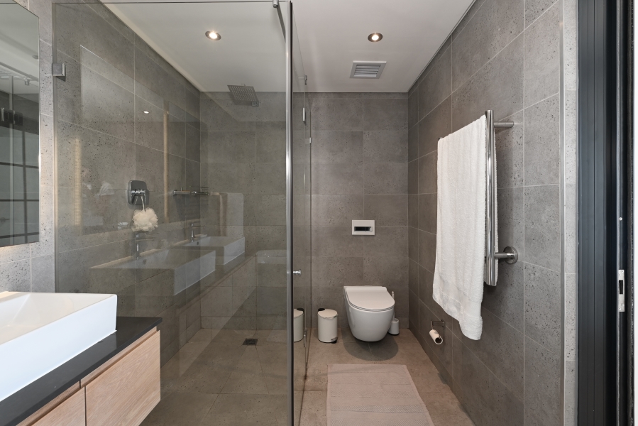 2 Bedroom Property for Sale in Vredehoek Western Cape